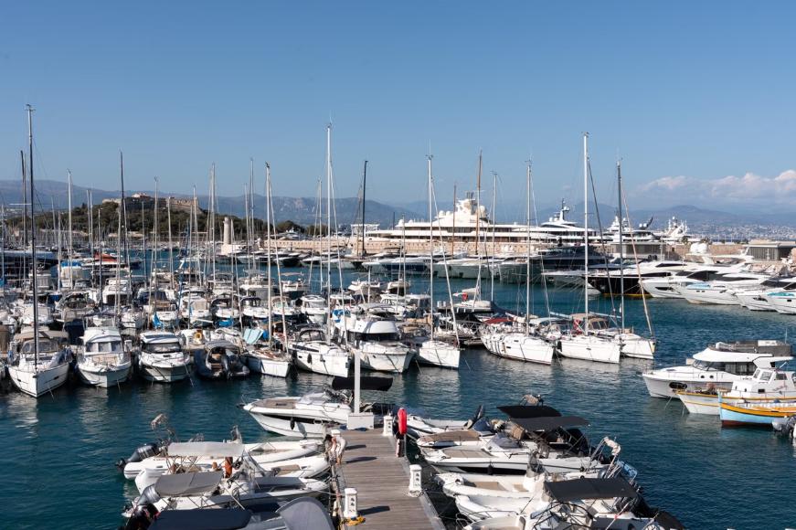 French Riviera Tour from Nice: 5-hour French Riviera Tour from Nice - Antibes, Cannes and Saint Paul de Vence