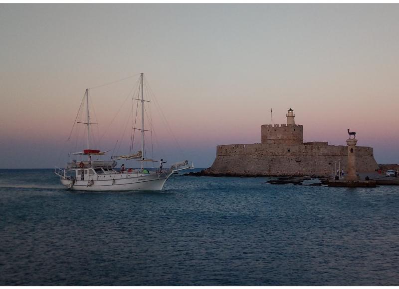 Rhodes Sunset Cruise: 3-hour Rhoes Sunset Cruise  Along the Island’s East Coast