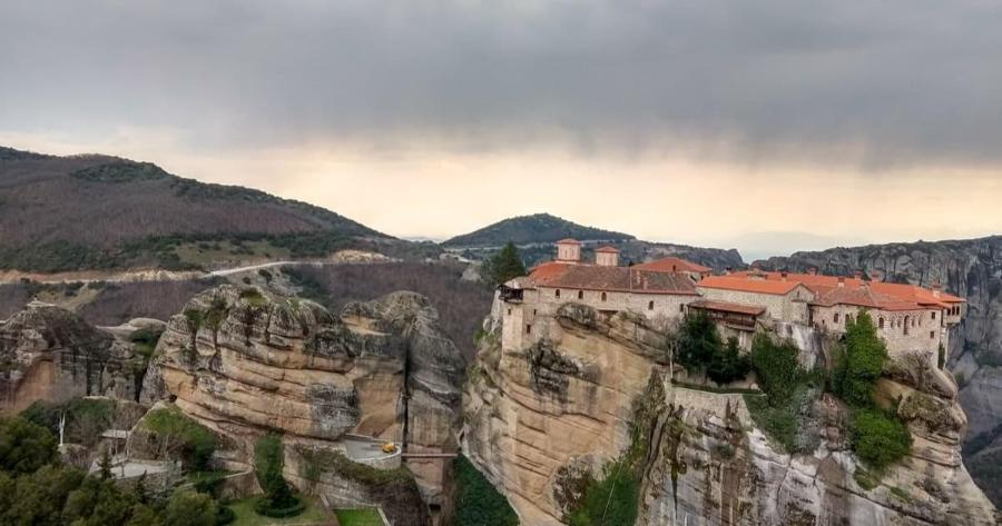 Meteora Hiking: Full-day Meteora Hiking Experiences - Ancient Paths & Historic Monasteries