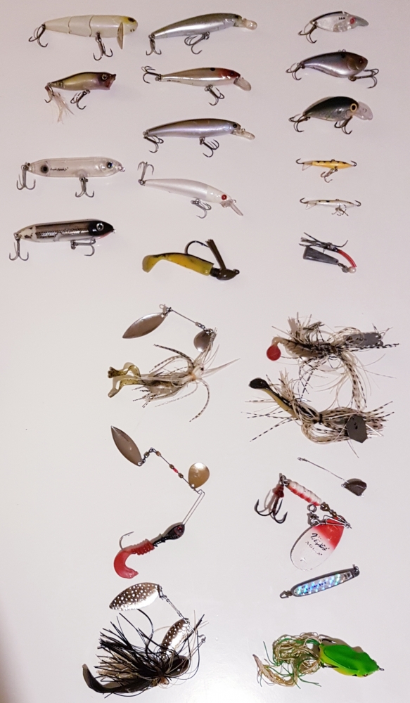 Lot de leurres durs poissons nageurs, spinners...