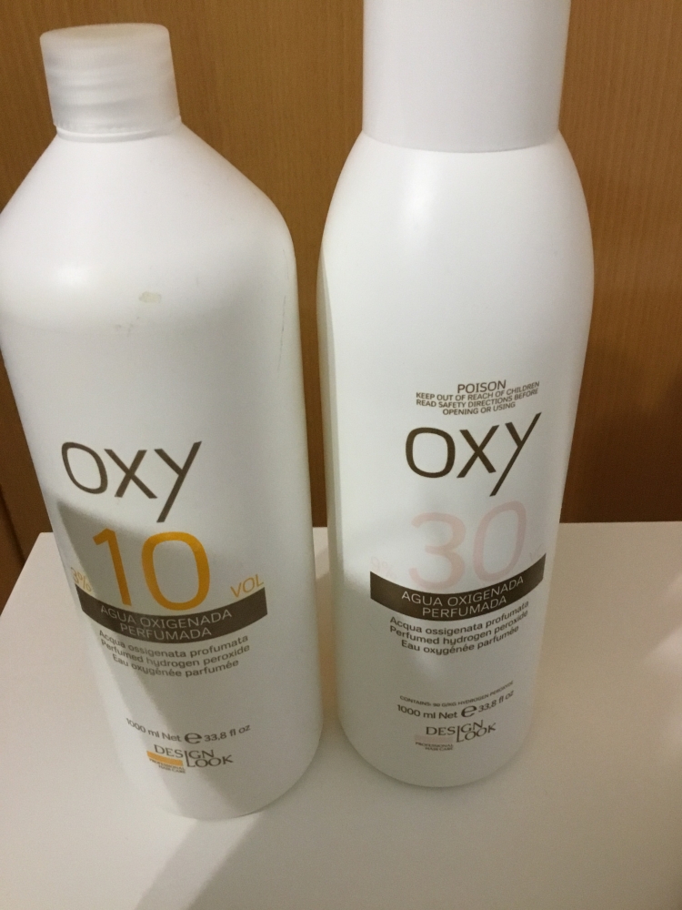 Agua oxigenada/decolorante pelo Oxy 10 y 20 volúmenes