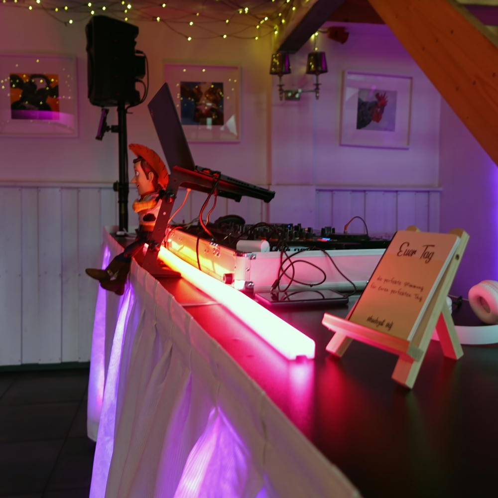 Materie Entertainment - Dein DJ Duo mit 💕