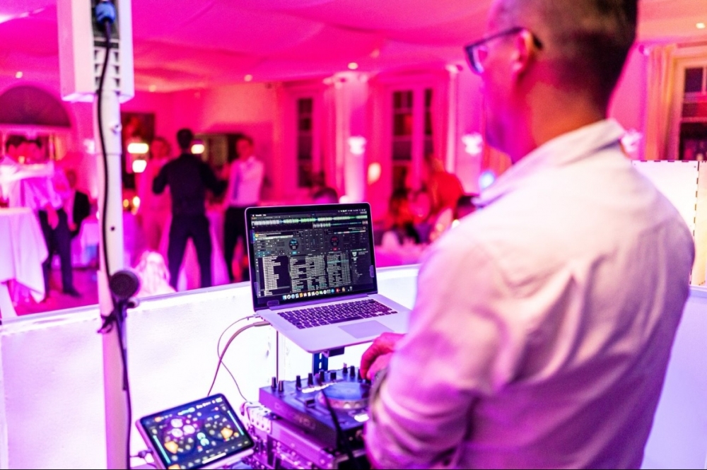 DJlarsSynn 