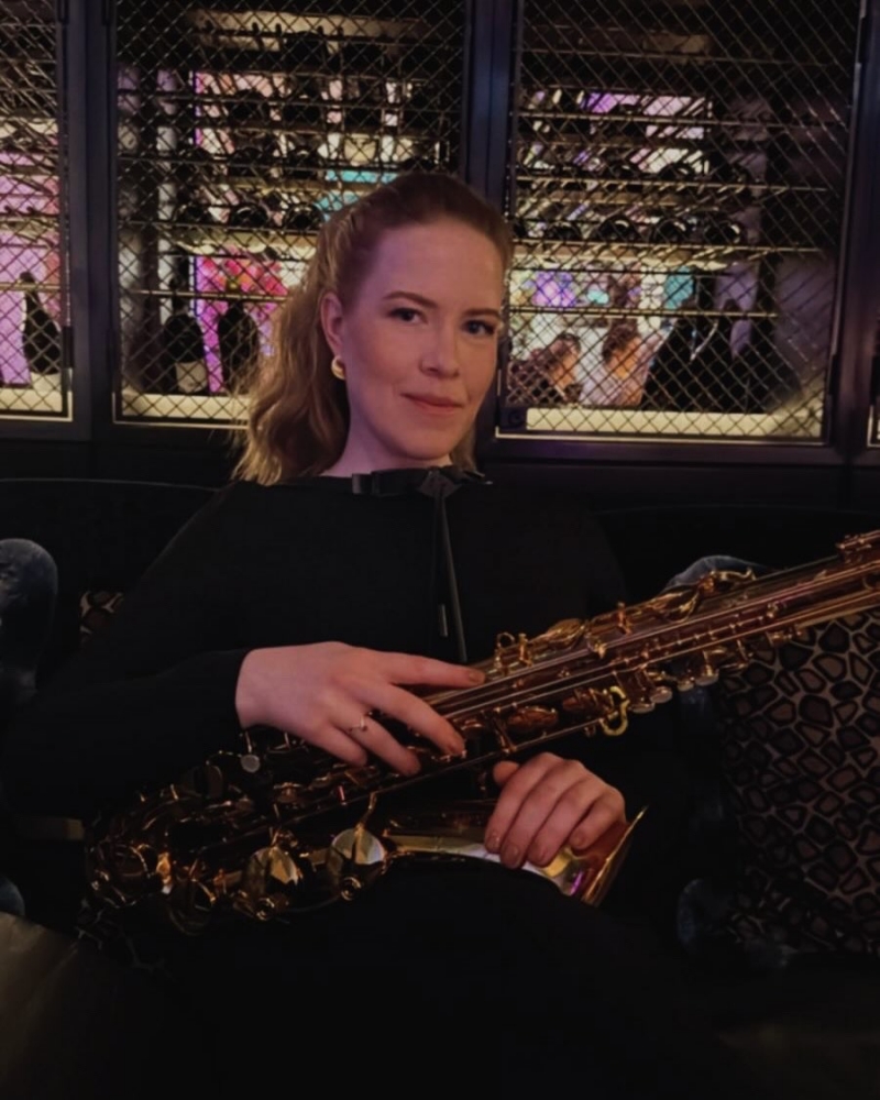 Saxophonistin Simona