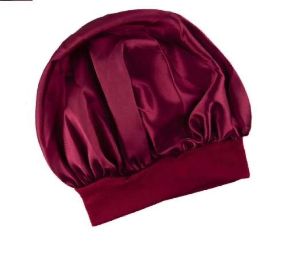 en satin pour garder de beaux cheveux bouclés même la la nuit!