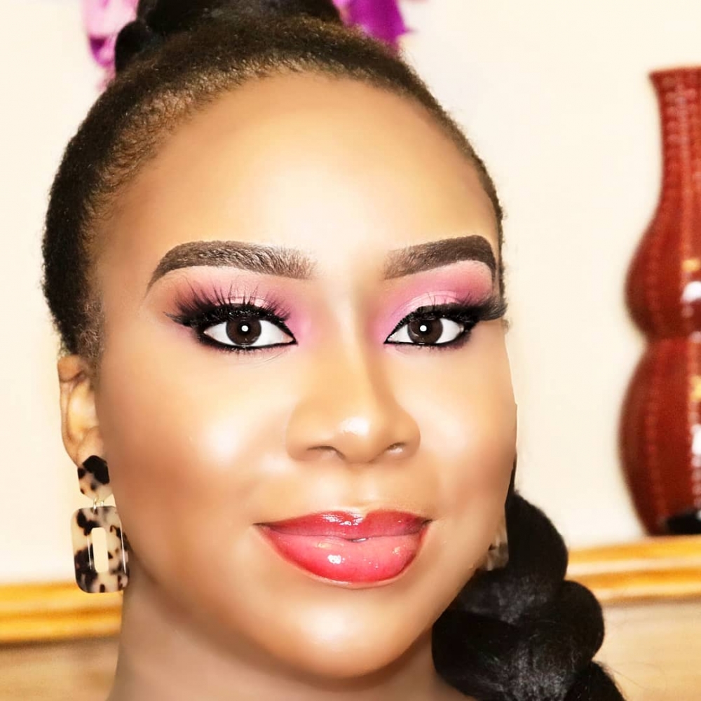 Extra ordinary makeup artist