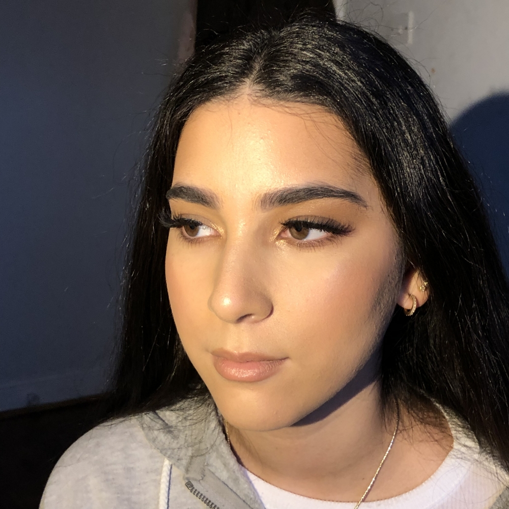 Editorial and glam makeup artist