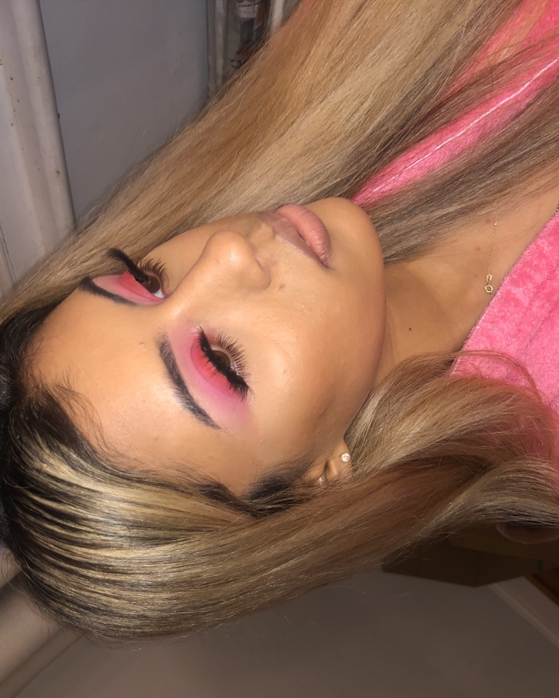 Editorial and glam makeup artist