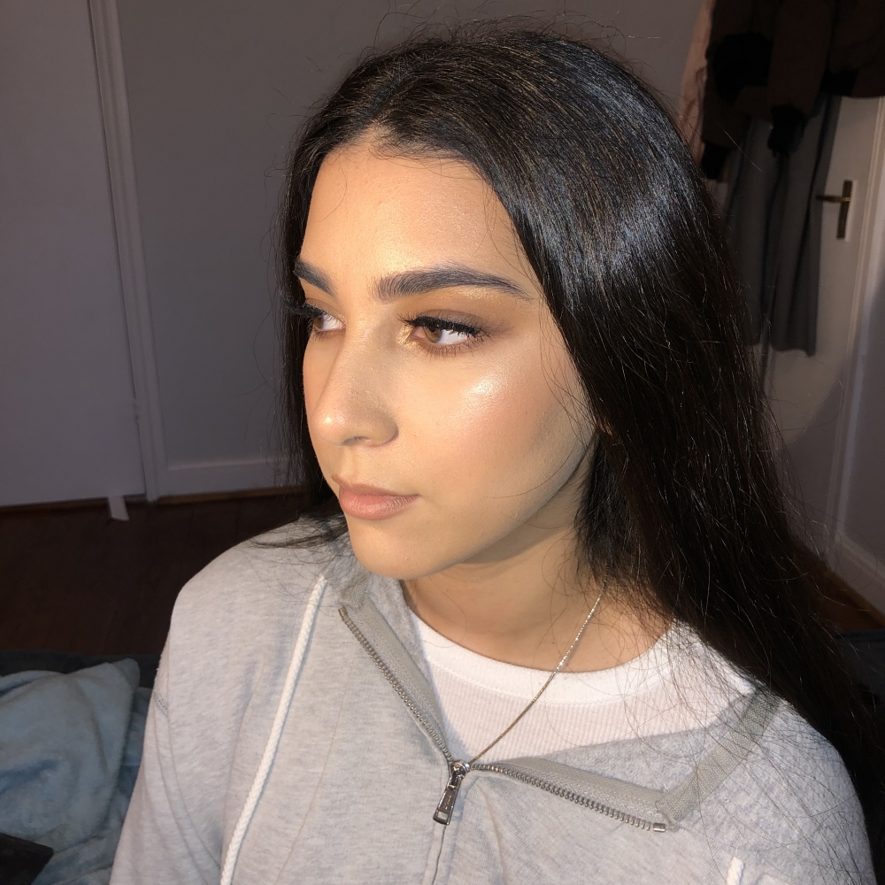 Editorial and glam makeup artist