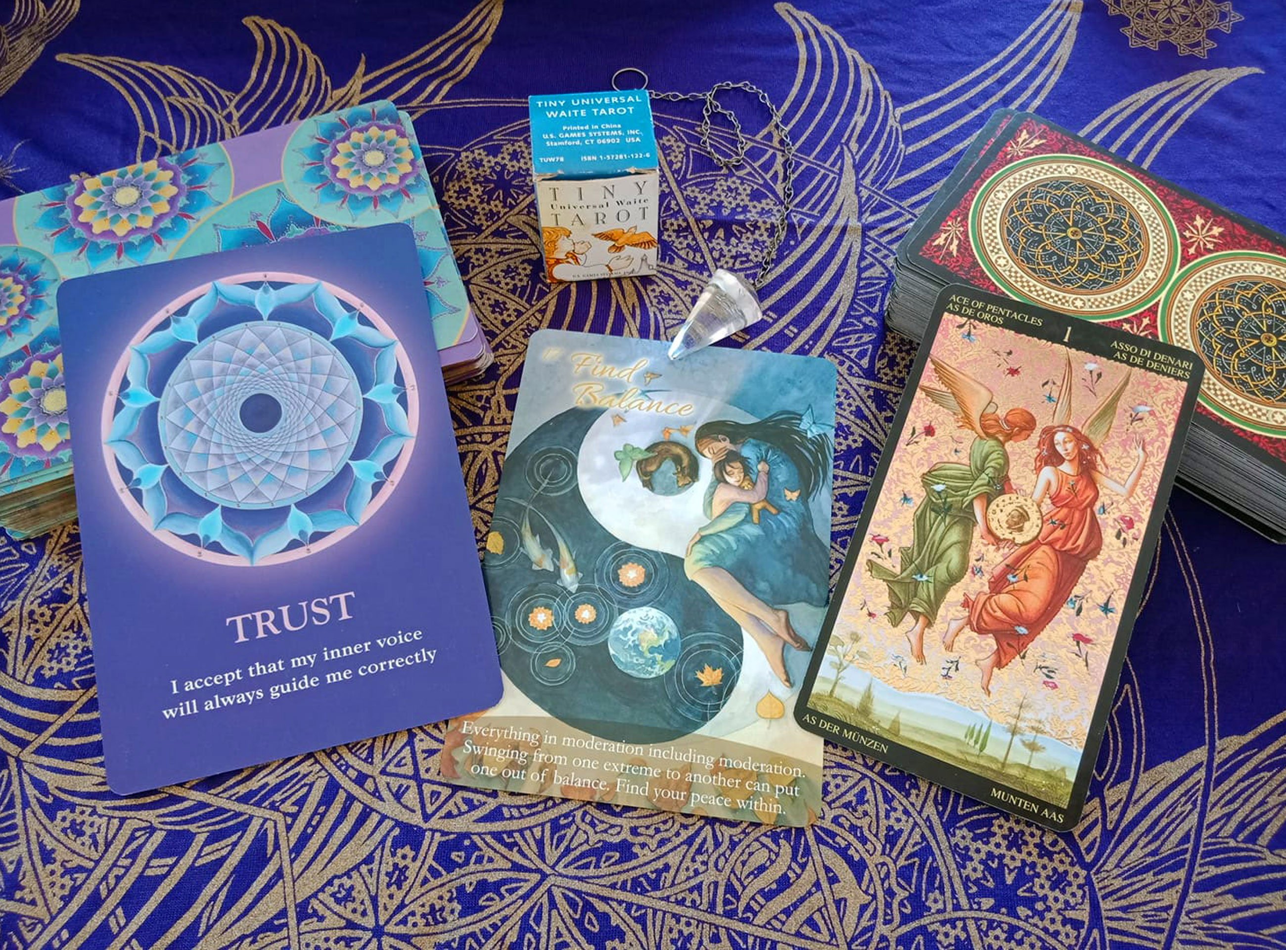 Tarot & Oracle Card Reading