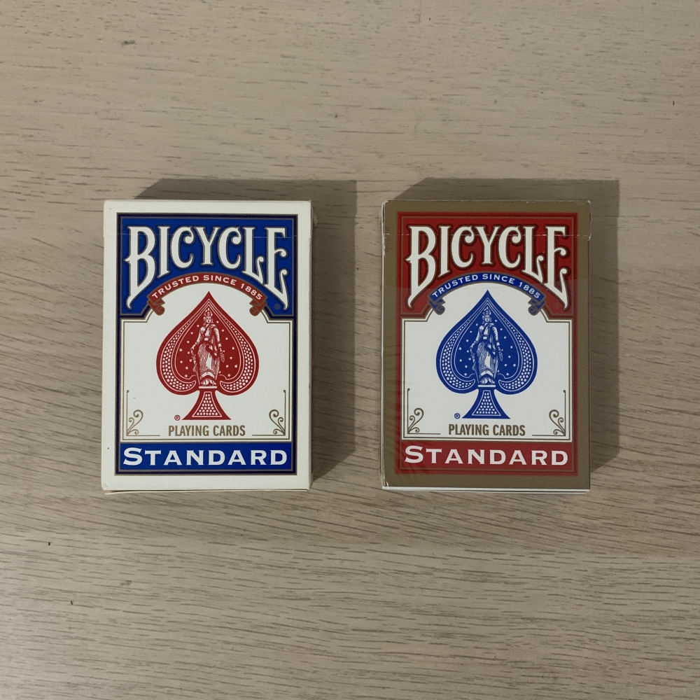 Lot 2 Jeu Bicycle Double Dos Red & Blue + 2 offerts