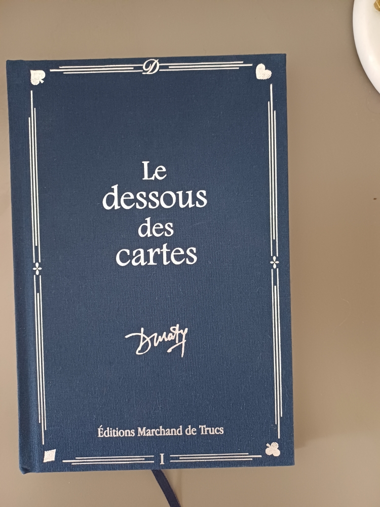 LE DESSOUS DES CARTES 