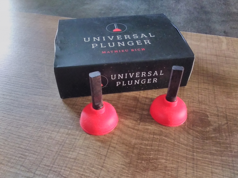 Universal plunger (Mathieu bich)