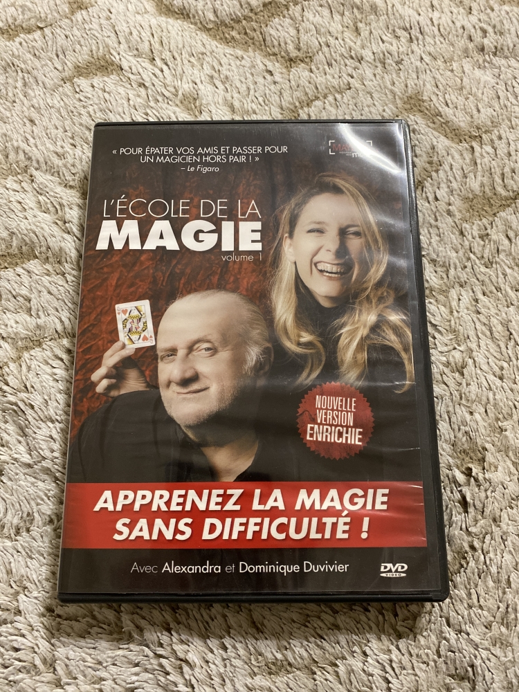 L’ÉCOLE DE LA MAGIE V.1