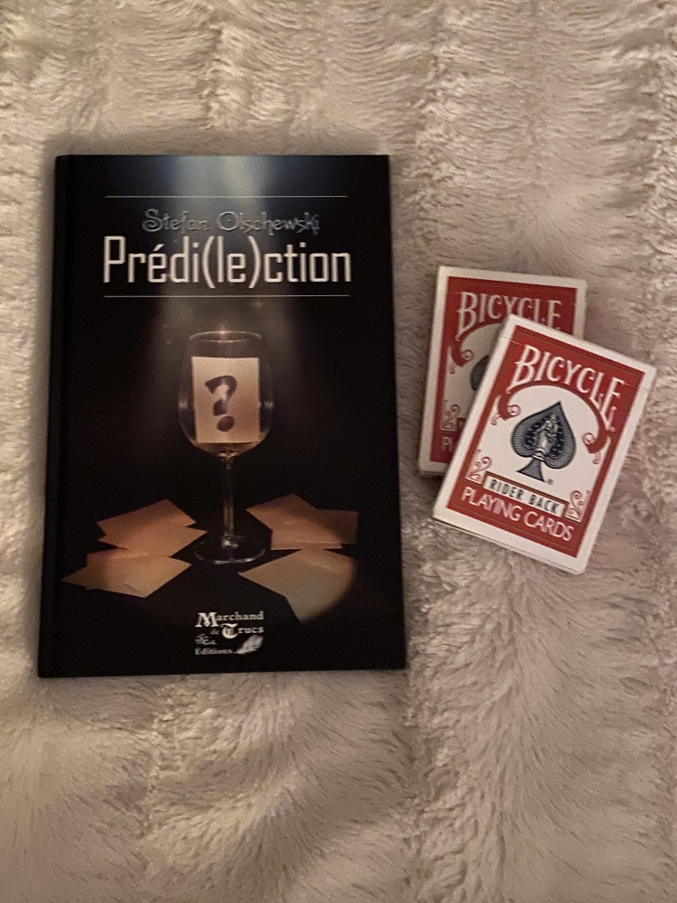 Prédi(le)ction (avec deux jeux de cartes spéciales)