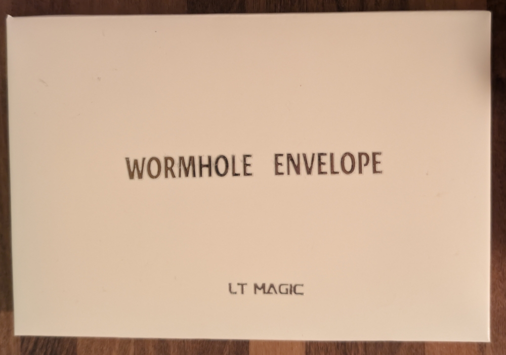 WORMHOLE ENVELOPE de LT Magic