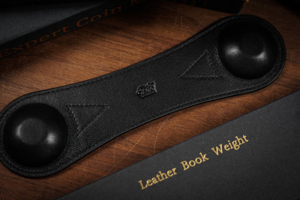 LEATHER BOOK WEIGHT (NOIR)