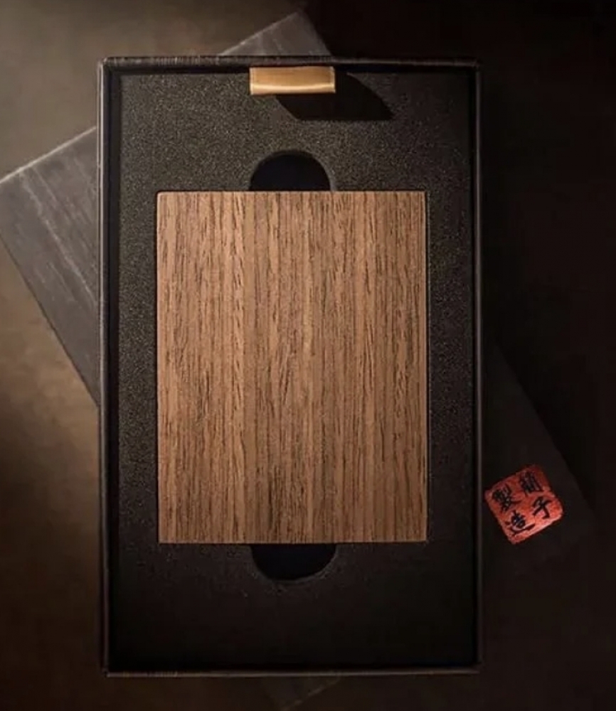 Holy Wood 