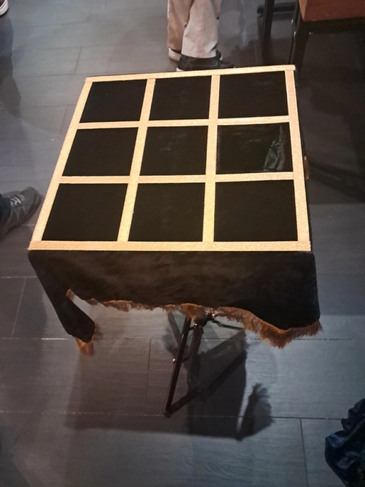 Gueridon table 