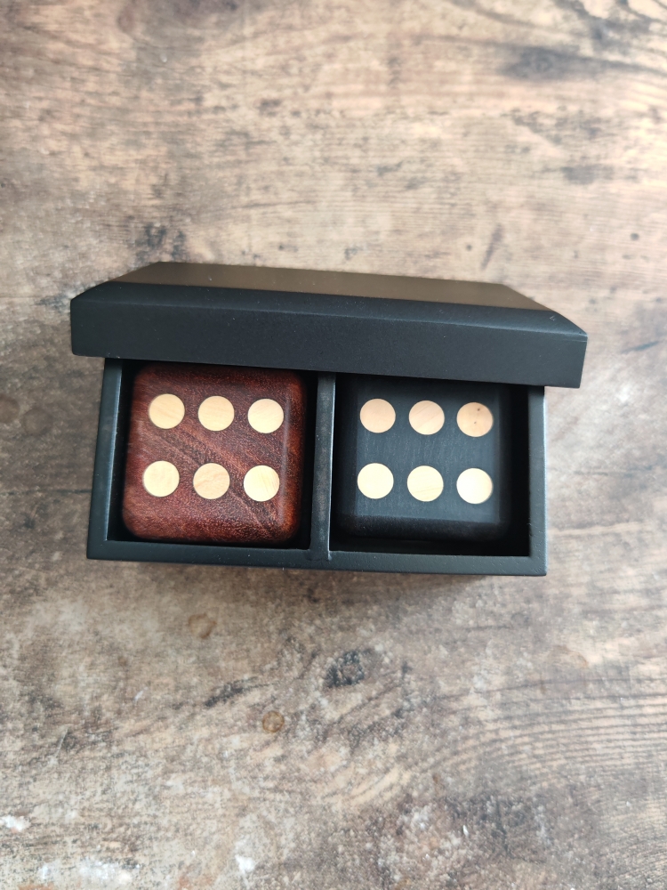 Classicho Hearken Dice TCC