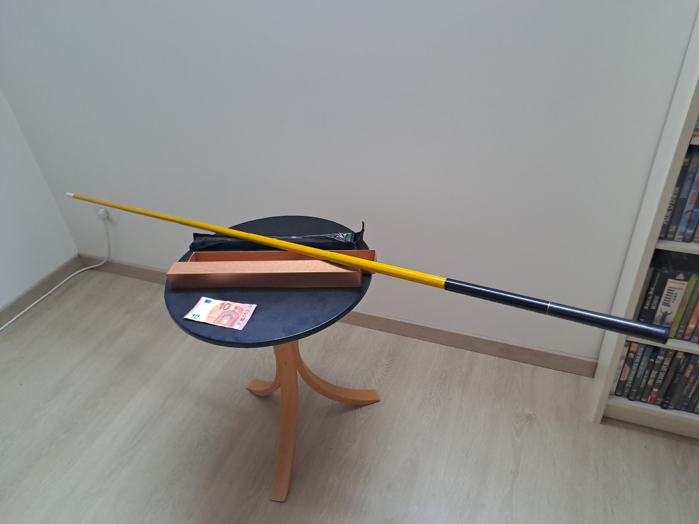 Apparition d'une queue de billard