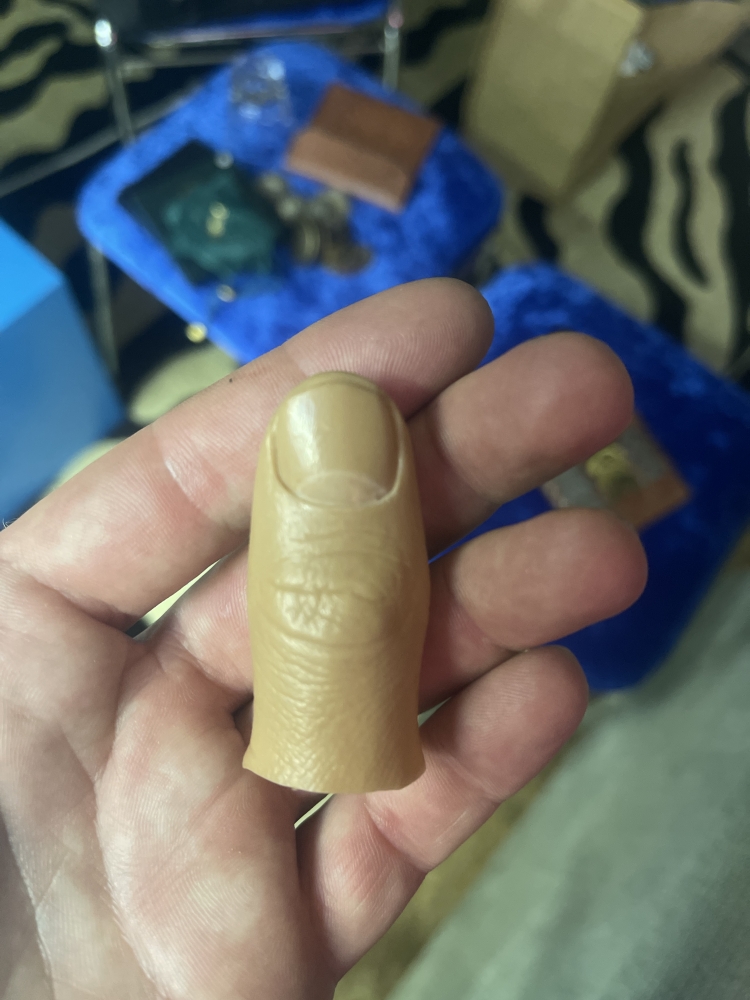 Faux pouce