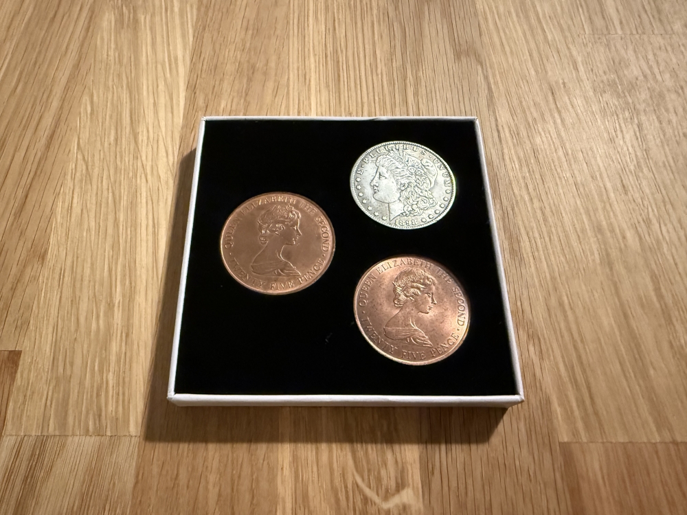 Lot N5 & The Sandwich Coin Set - N2G Mario Lopez