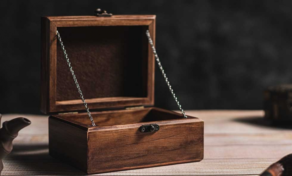 Haunted box (Deluxe Edition)