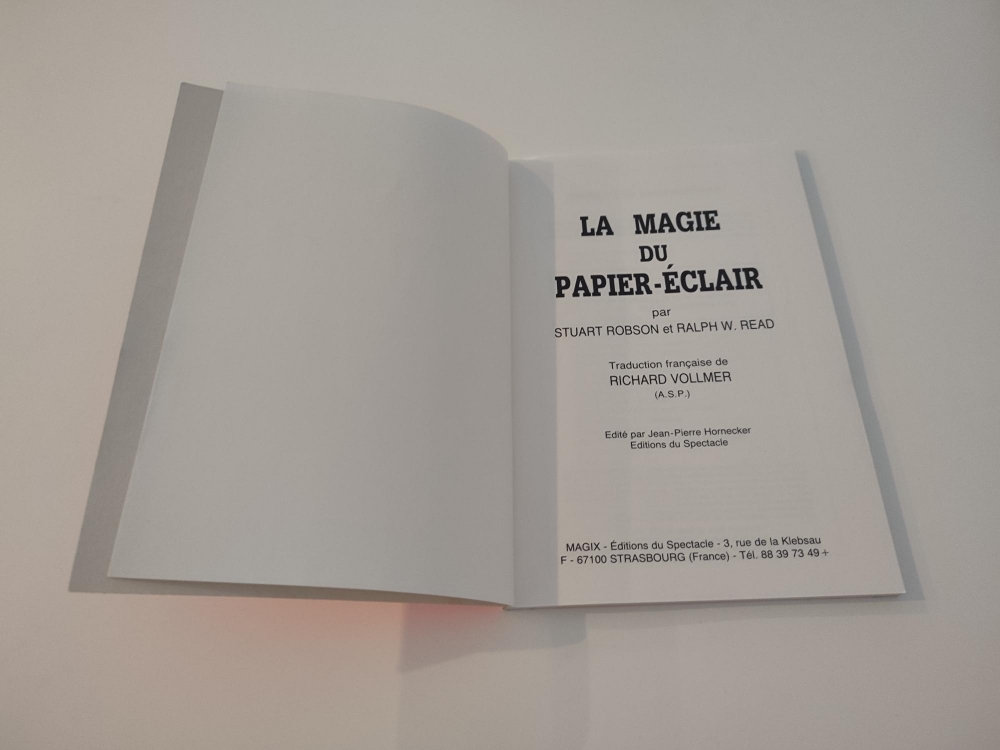 LA MAGIE DU PAPIER ECLAIR DE STUART ROBSON ET RALPH W. READ