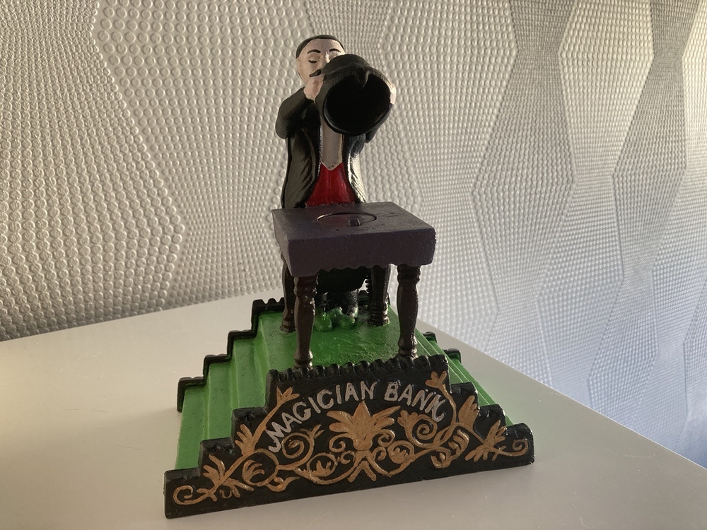 Tirelire Magicien en Fonte Magician Bank