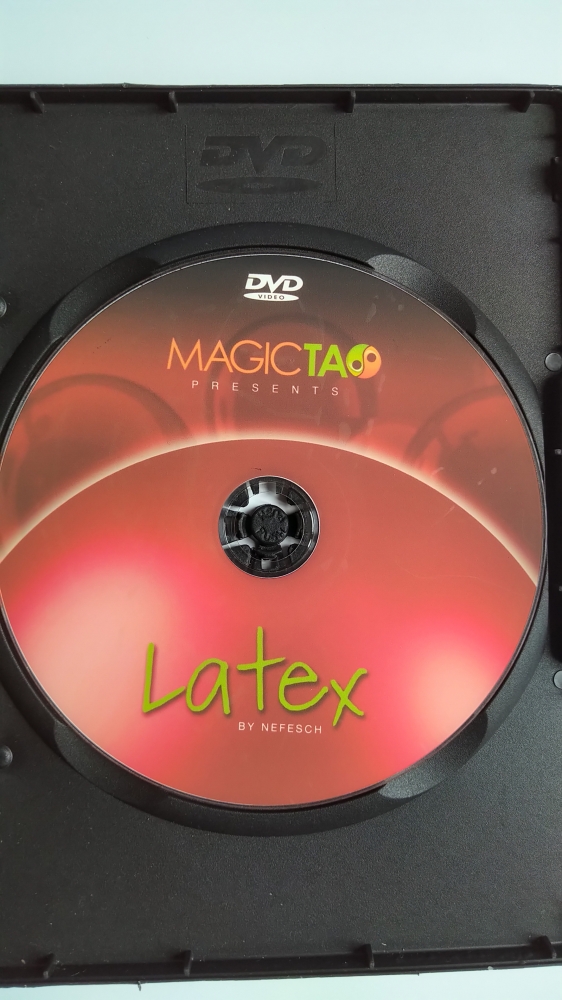 Latex : Retirez progressivement une pièce signée d’un ballon !