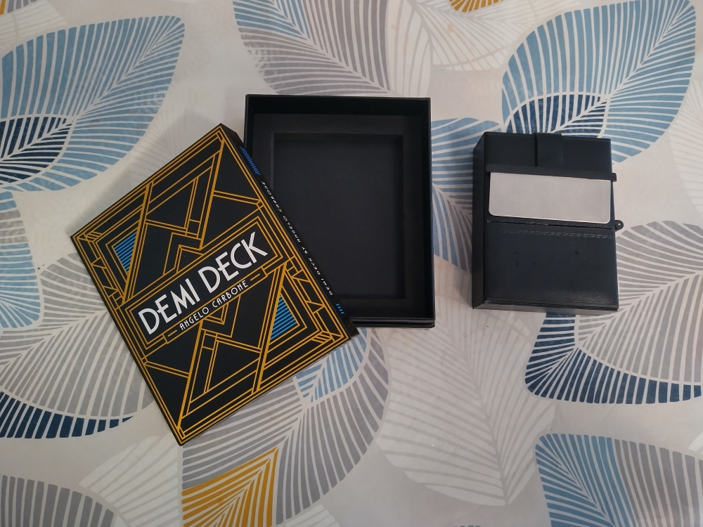 Demi deck