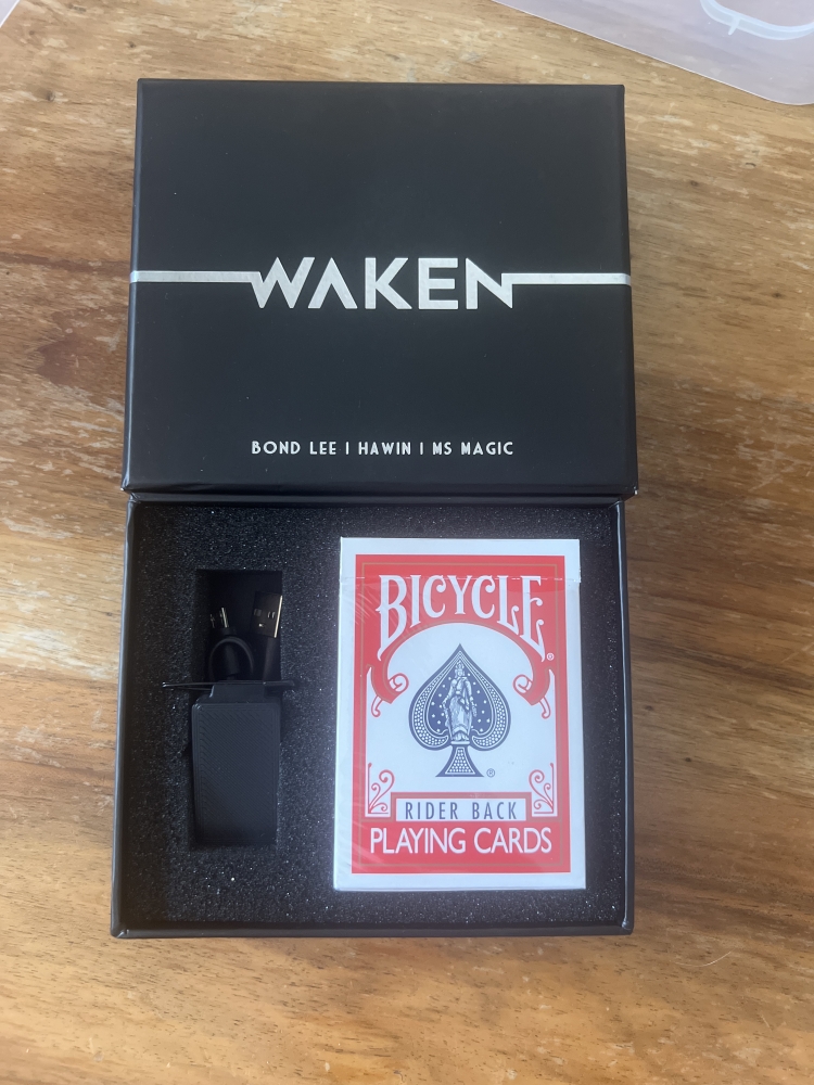 WAKEN - BOND LEE