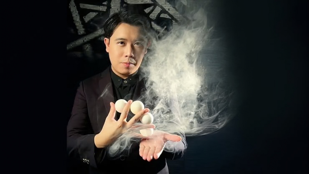 Ultra smoke (Bond Lee)
