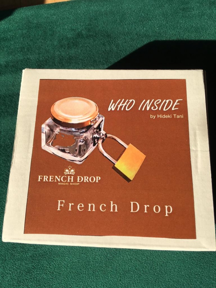 WHO INSIDE (Vendu)
