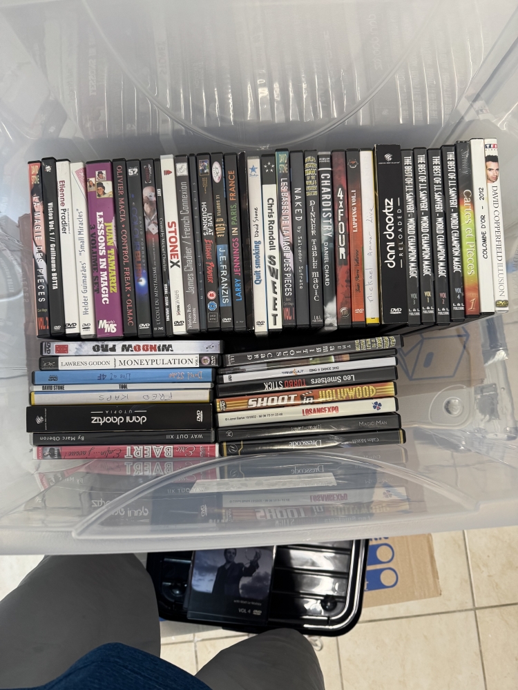 DVD 