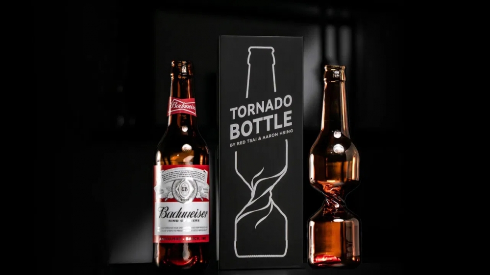 Tornado bottle (Henry Harrius)