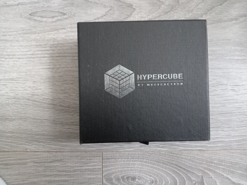 HYPERCUBE magic action