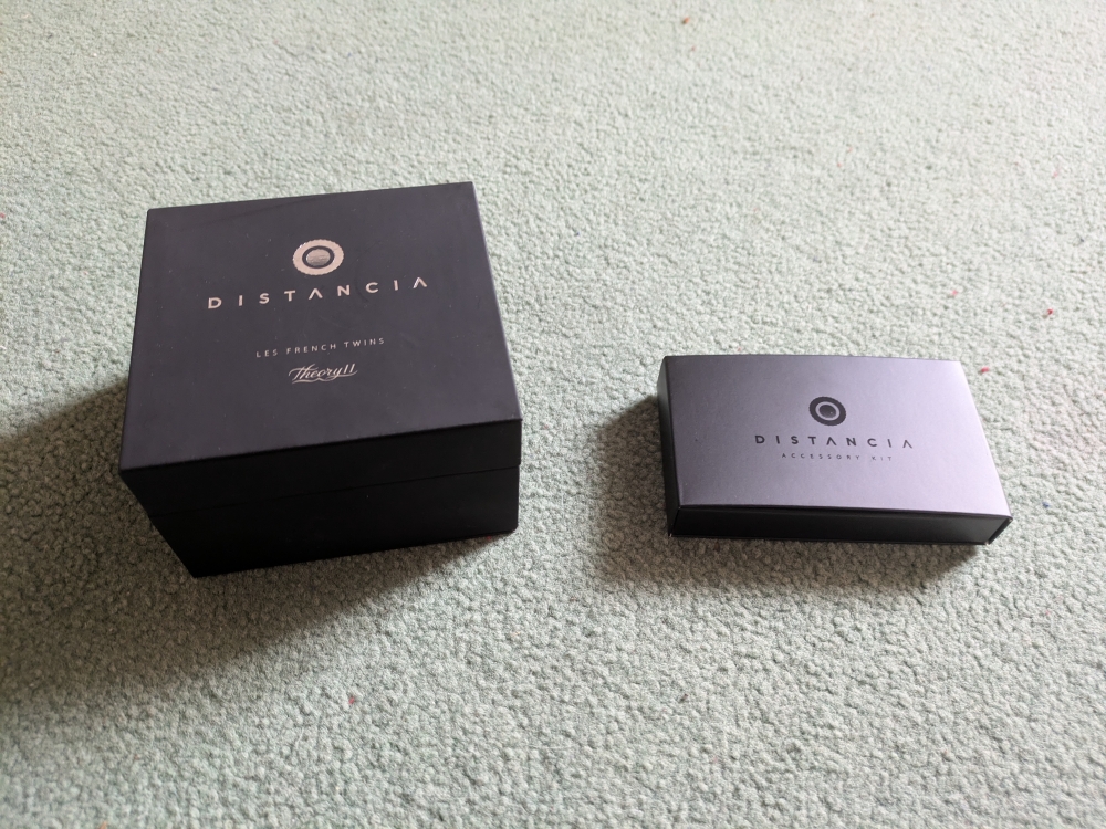 Distancia+accessory kit by LES FRENCH TWINS