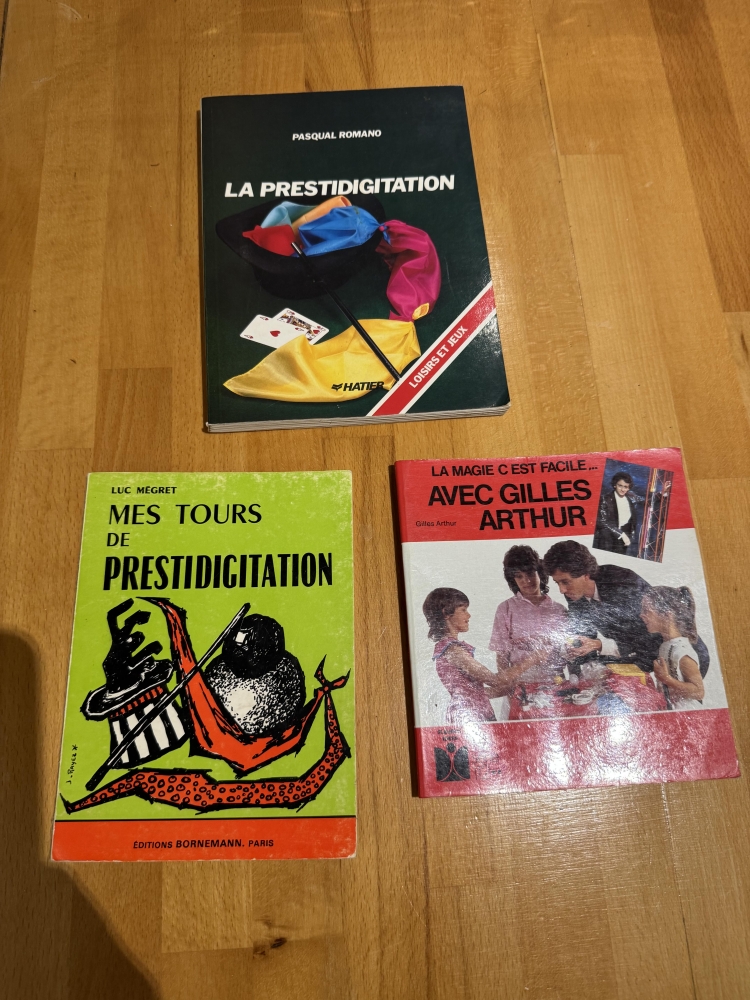 lot de 3 livres Luc mégret, Gilles Arthur et Pasqual Romano