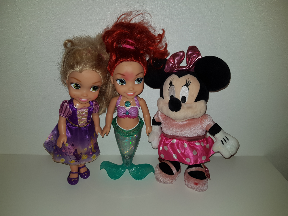 Lot de 3 poupée minnie / raiponce / ariel 