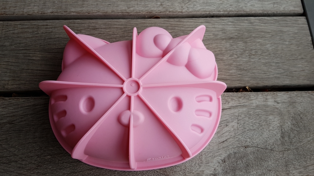 Moule souple Hello Kitty pour gâteau d'anniversaire !