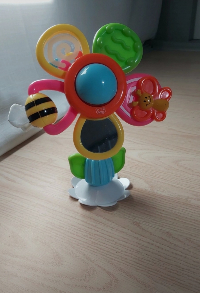 Hochet de table ventousé