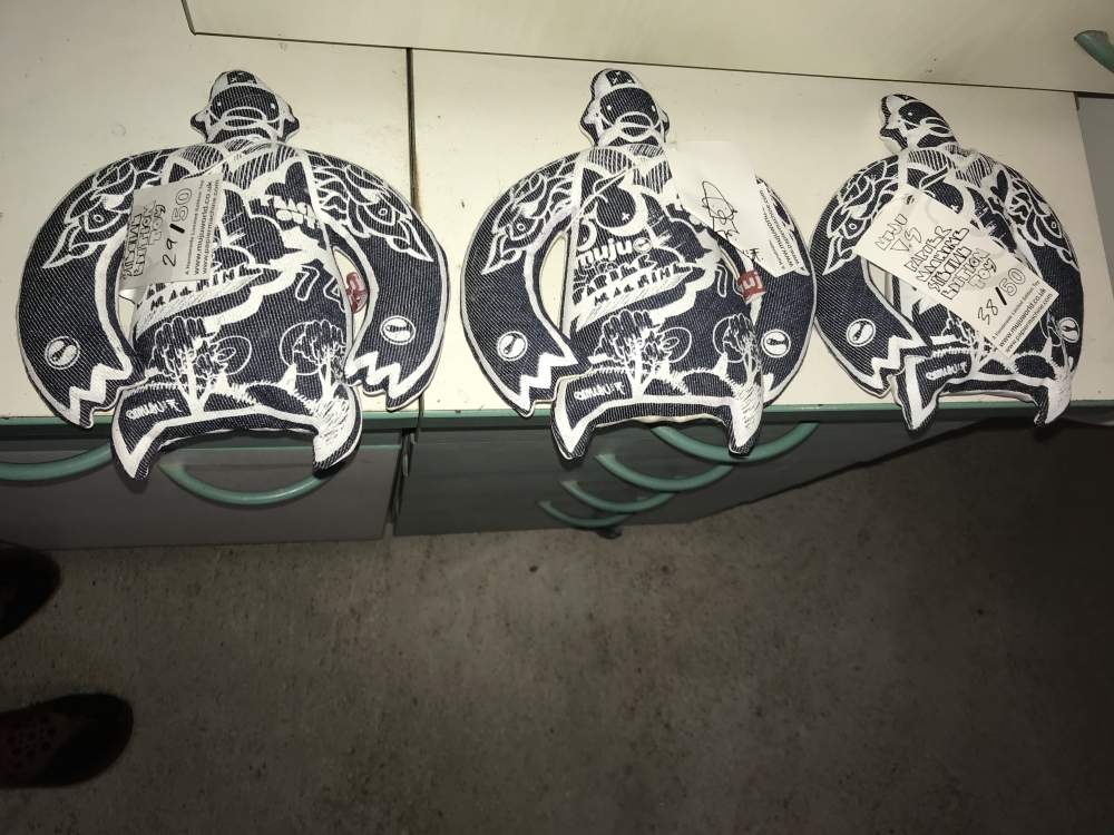 Nombreuses poupées en tissu créées par des artistes italiens 