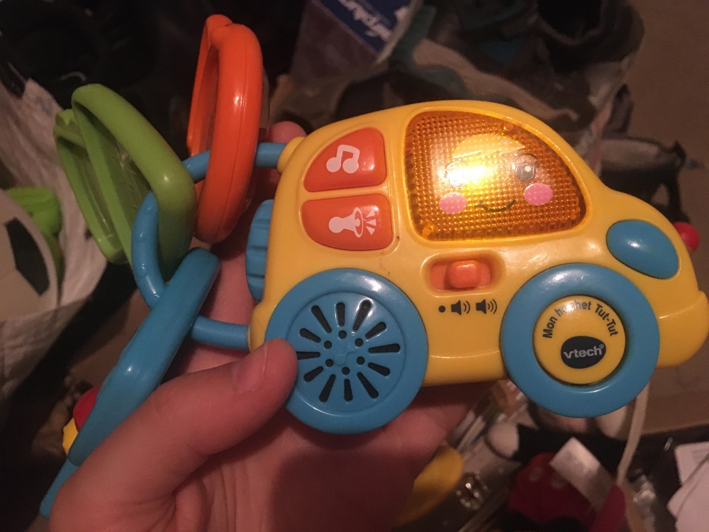 Voiture Vtech sonore et lumineuse