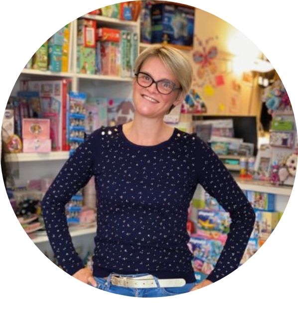 Beatrice vous accueille dans le magasin Bidull de Suresnes