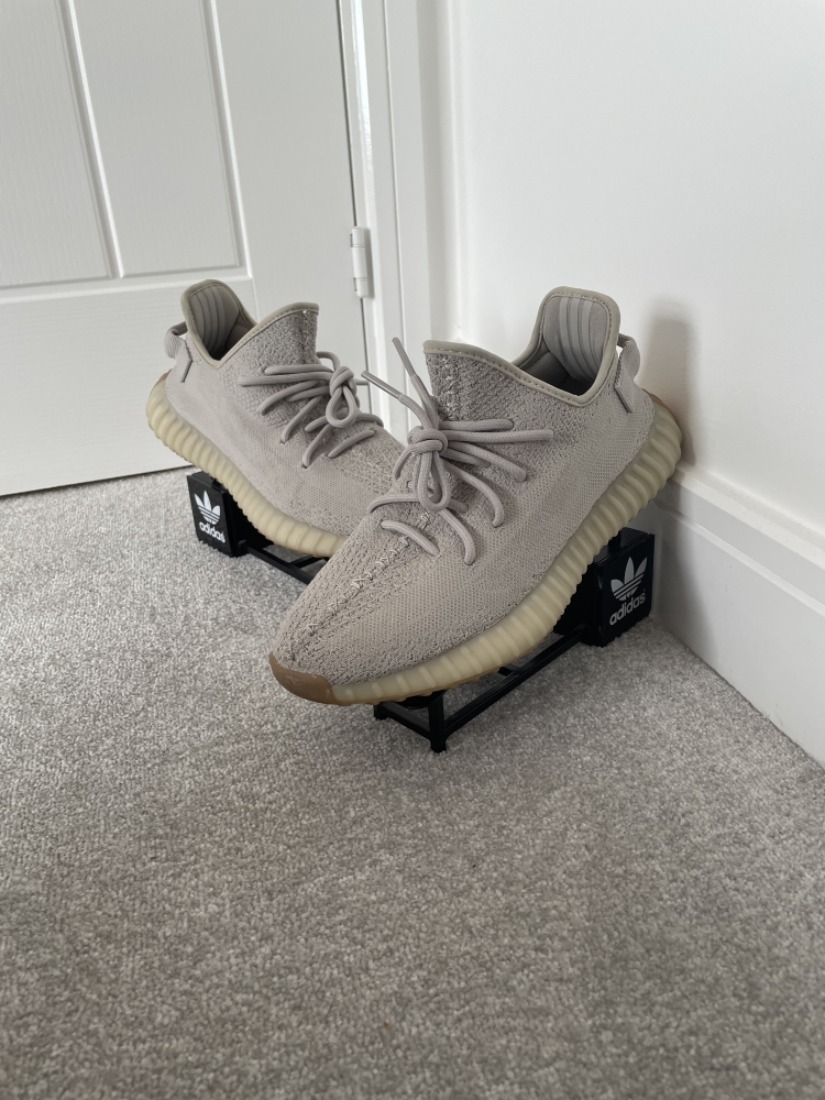 YEEZY 350 V2 - Sesame