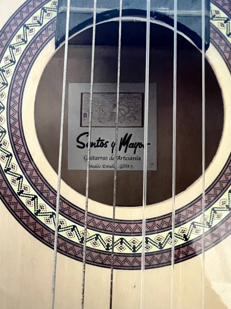 GUITARE CLASSIQUE SANTOS Y MAYOR