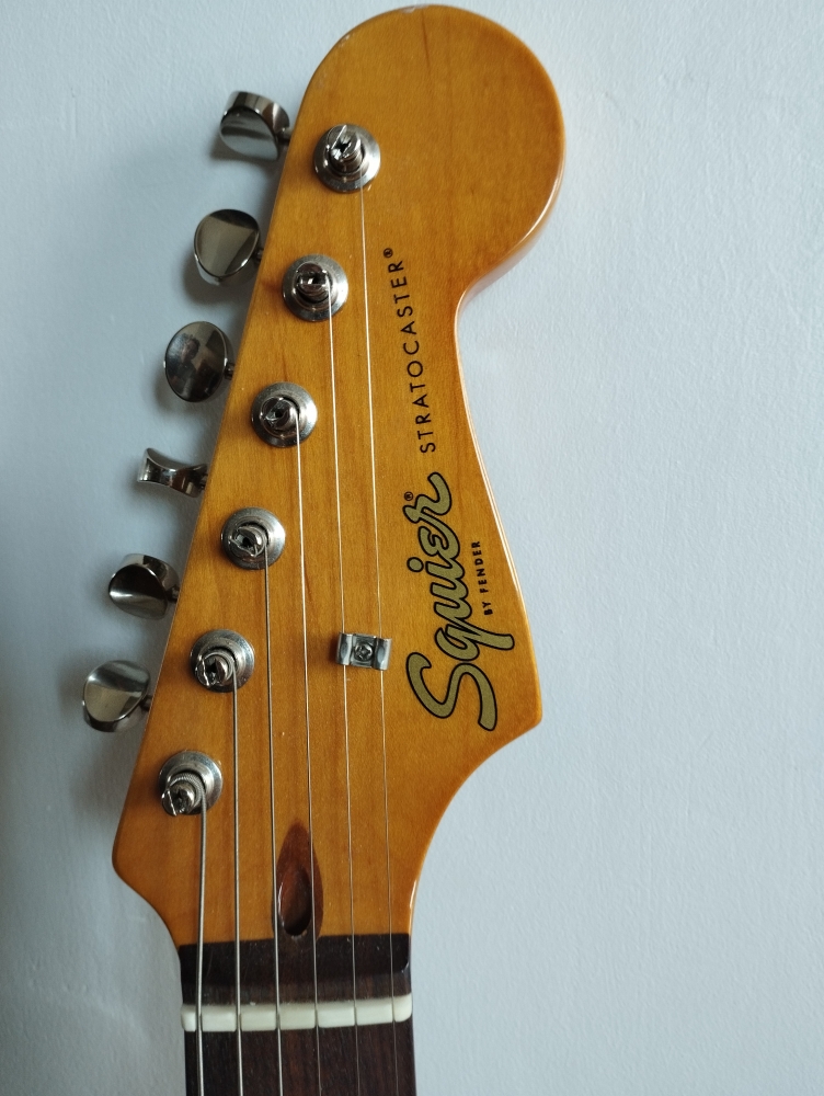 Squier strat 60s classic vibe