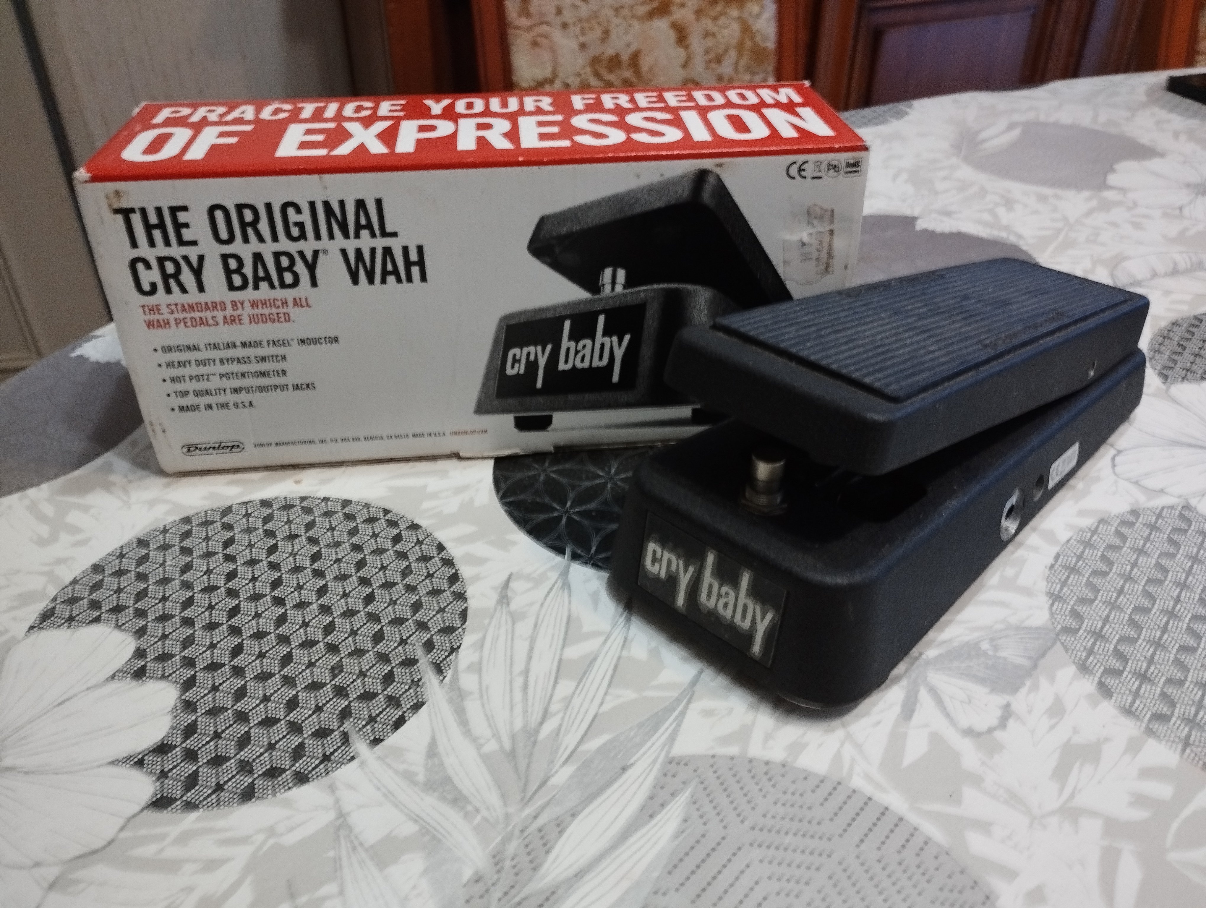 Pédale Dunlop GCB95 Cry Baby  Très bon état -  reconditionné disponible sur Zic Ethic